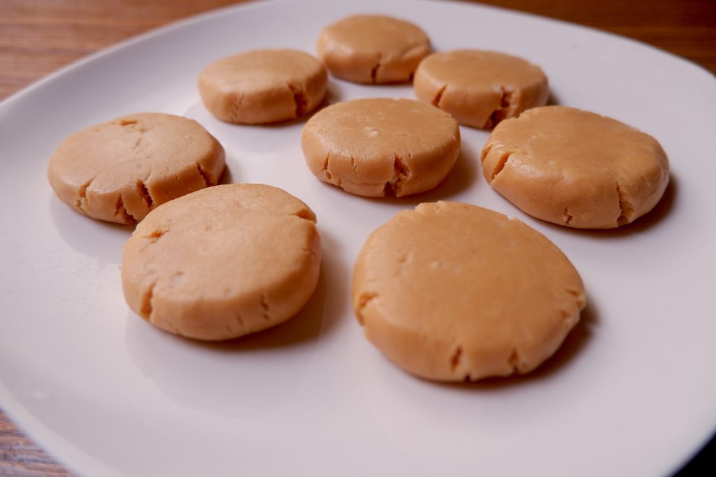 Biscuit au beurre d'arachide Keto sans cuisson