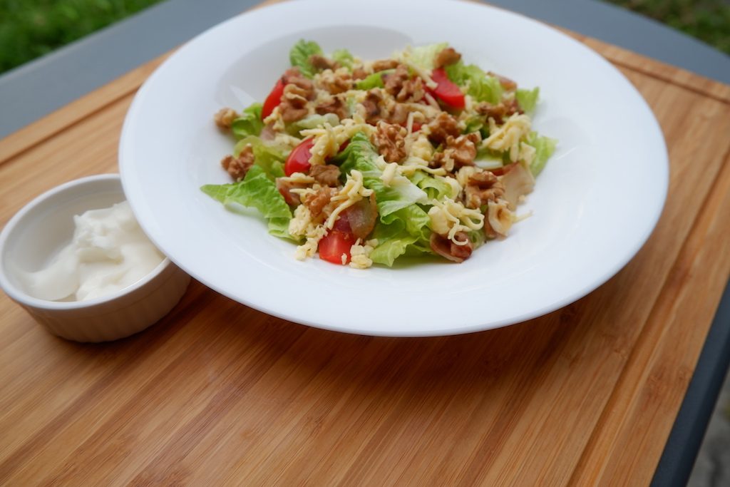 keto bacon and walnut salad