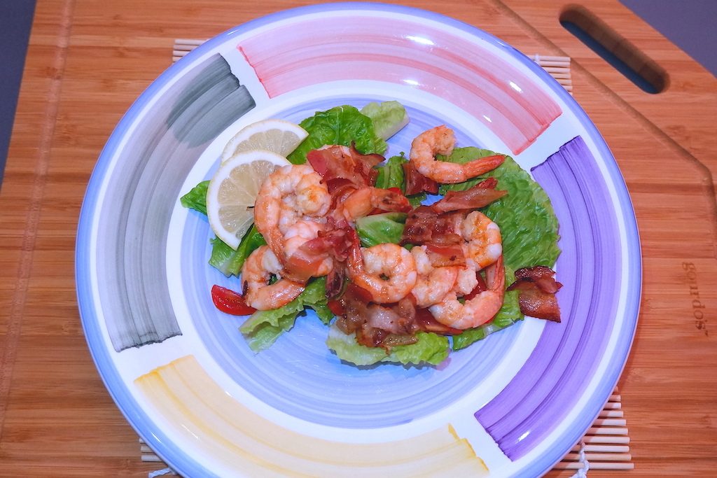 keto bacon and shrimp salad