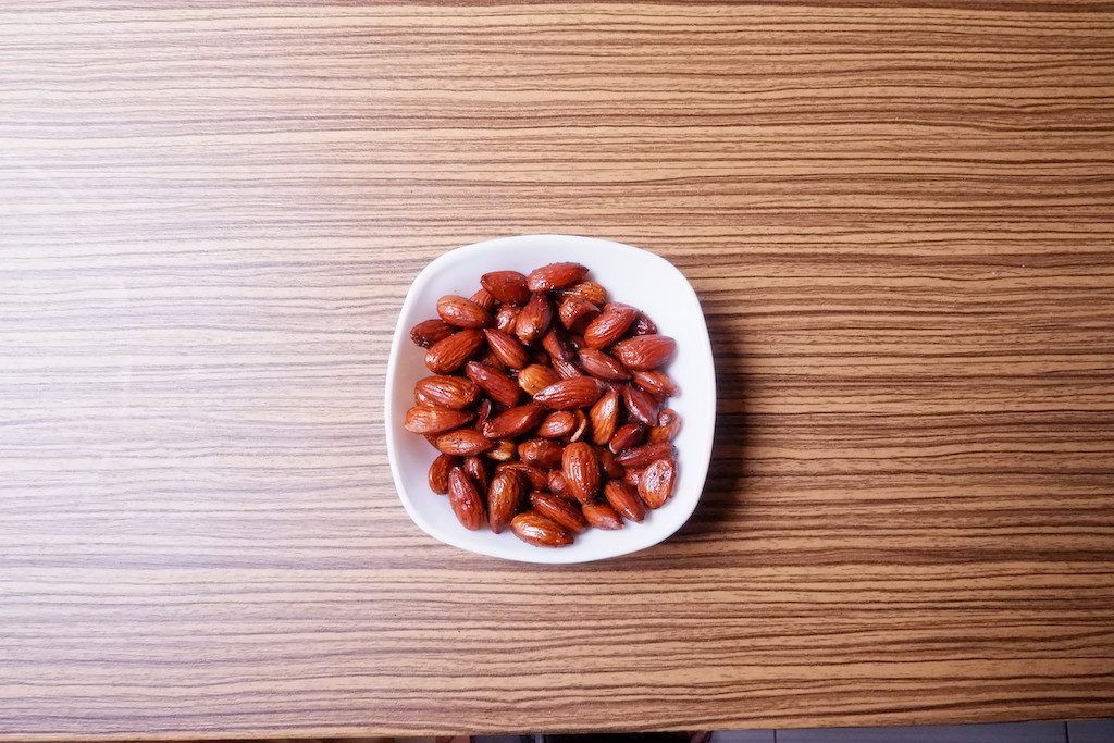 keto spicy roasted almonds