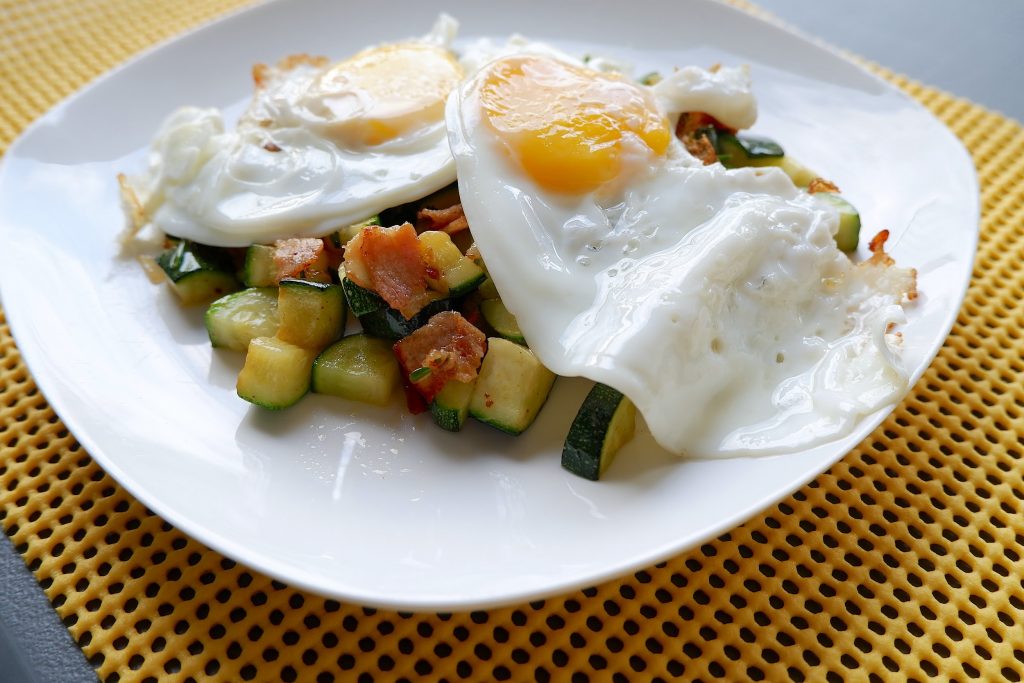 courgettes céto et hachis de bacon